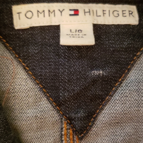 🎉HP🎉Like new! Tommy Hilfiger jean jacket, size L - Picture 5 of 5